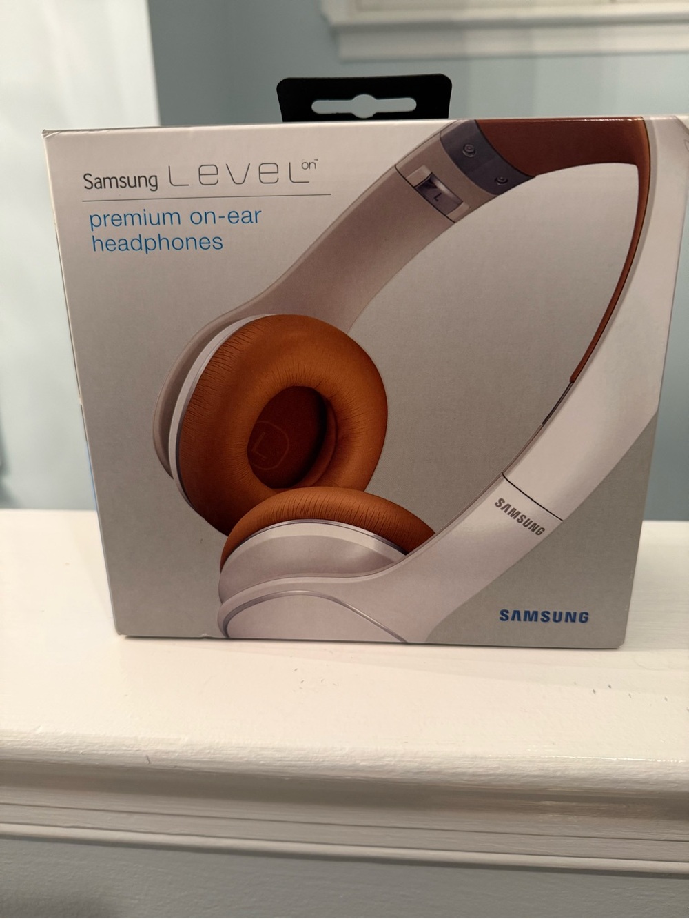 Samsung On-Ear Headphones — White and Brown